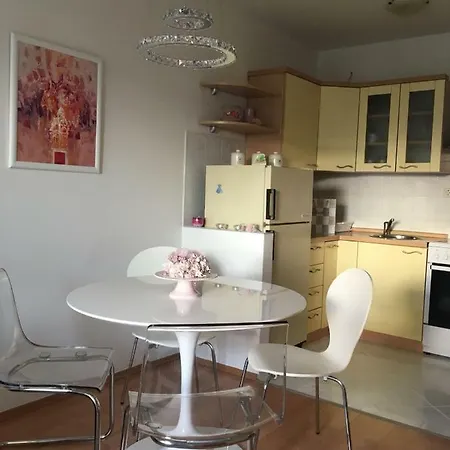 Apartman Lana *
